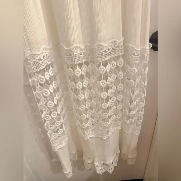 Justify White Maxi Dress with cutout lace size large - Picture 3 of 7